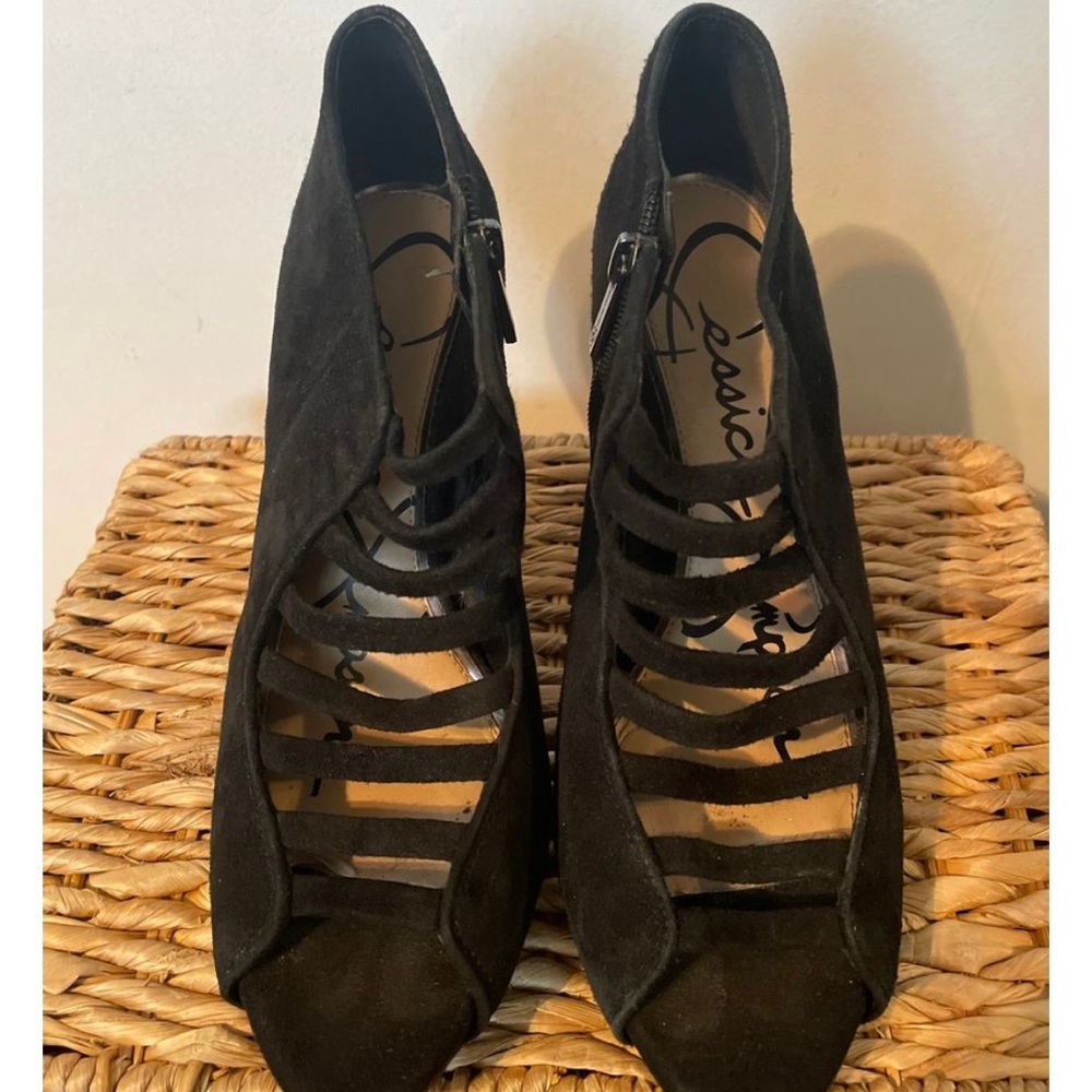 Jessica Simpson black heels